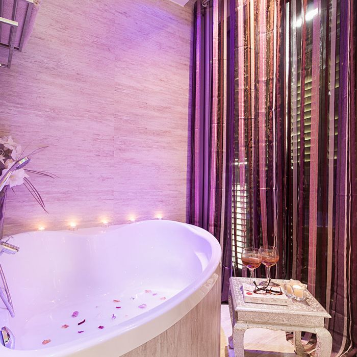 Romantic_Barcelona_Apartment-(7)